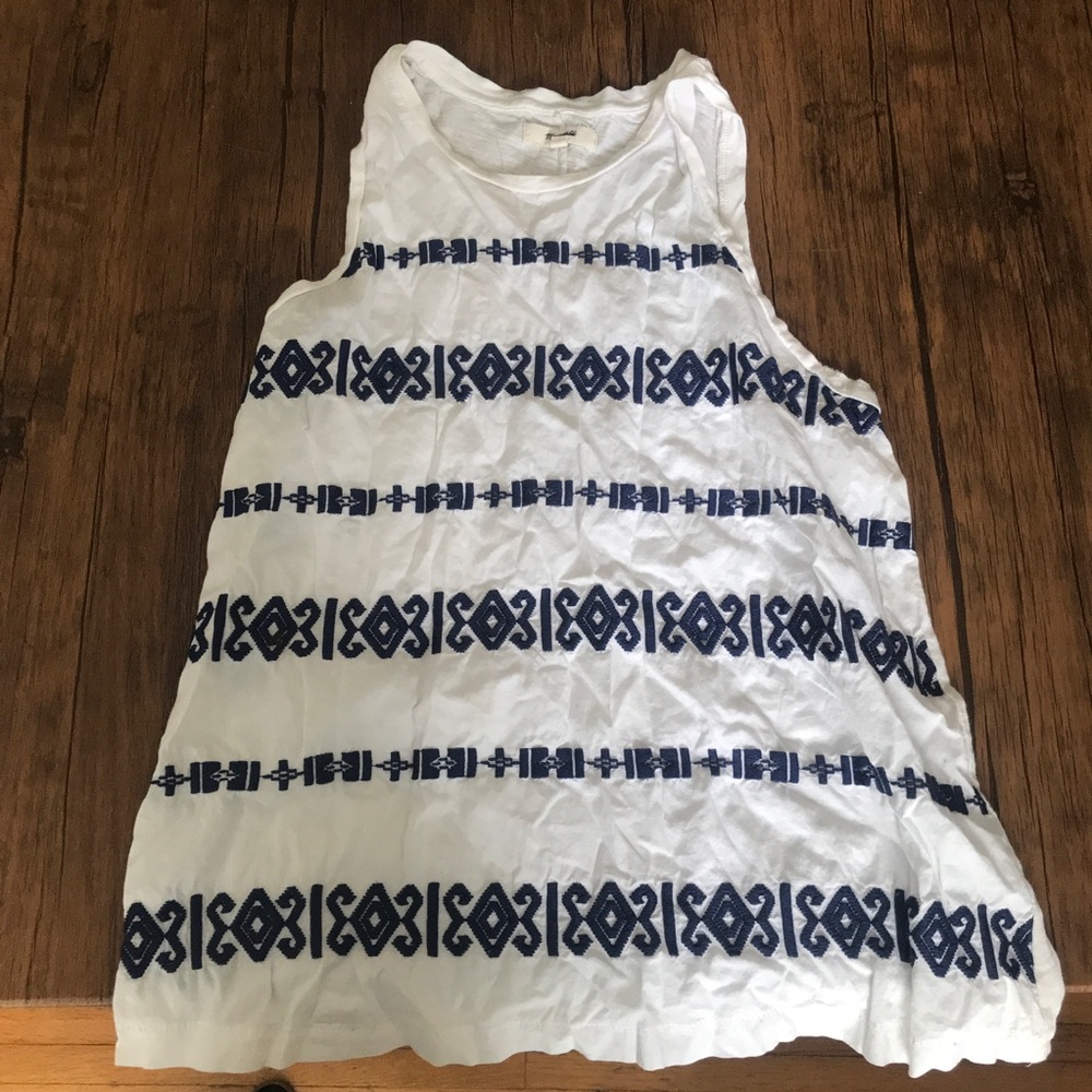 Pretty White w/ Navy Detailing Sleeveless Top